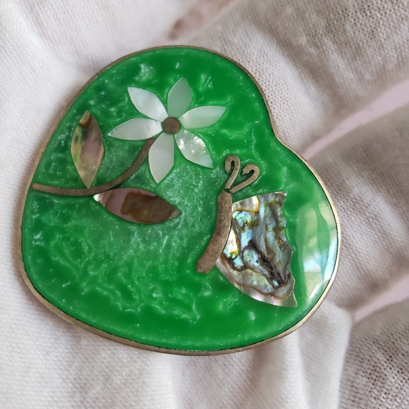 HEART SHAPED PIN | Mexico Alpaca Mother of Pearl Pin - Picture 3 of 13